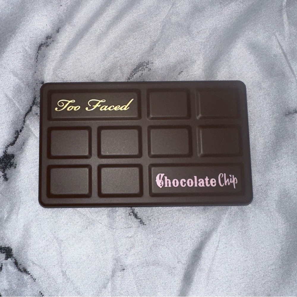 Too Faced Chocolate Chip Eyeshadow Pallet